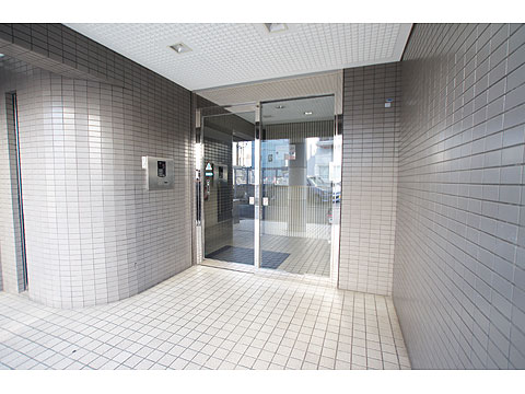 エントランス オートロックがございます