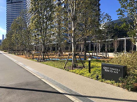 その他共用部　館銘板