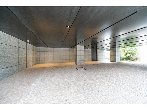 現地外観写真 車寄せ