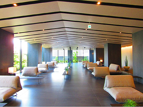 ロビー 6階タワーラウンジ