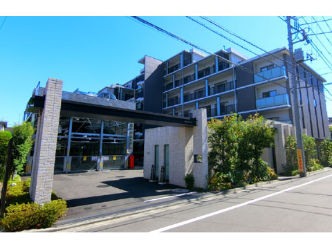 現地外観写真　建物外観①