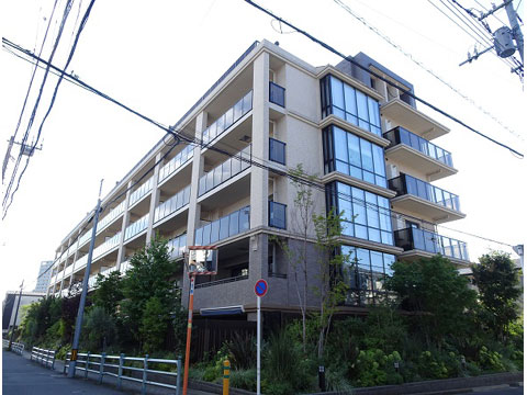 現地外観写真　建物外観２