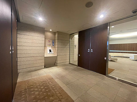 エントランス　風除室