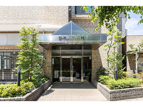 現地外観写真　エントランス外観１