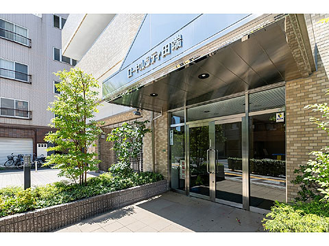 現地外観写真　エントランス外観２