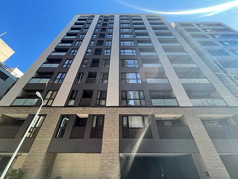 現地外観写真 見上げ外観