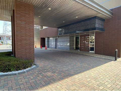 その他共用部　車寄せが設計されたマンション