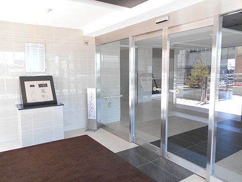 エントランス　風除室