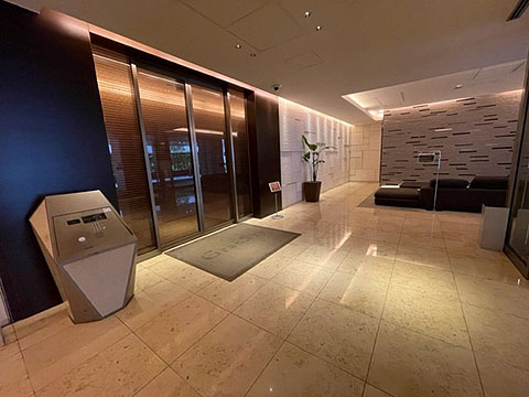 ロビー エレベーターホール入口