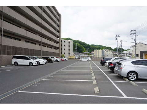 駐車場　駐車場