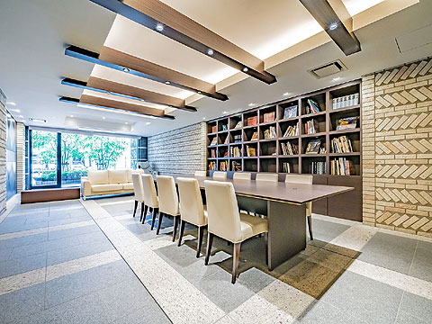 その他共用部 1階のプレミアムラウンジは、集会室として利用さ