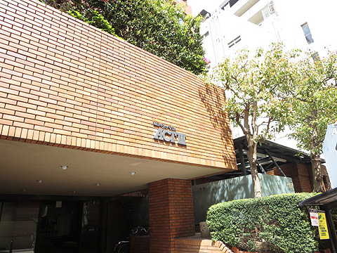 エントランス　エントランスは車通りのない公道です