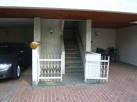 エントランス 住戸前階段