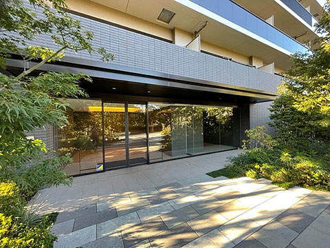 エントランス　エントランス外観