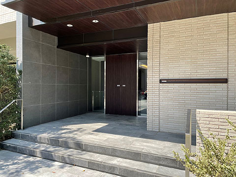 エントランス スロープ付きエントランス