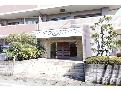 現地外観写真　マンション入口