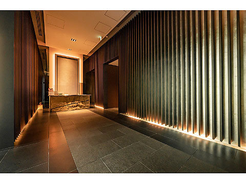 エントランス　エントランスホール