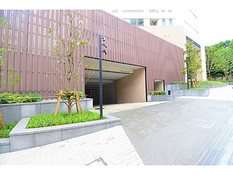 現地外観写真 駐車場、駐輪場入り口