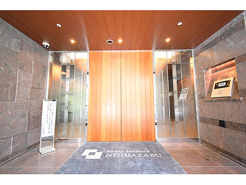 エントランス　ＴＶモニター付きインターホン　オートロック付き