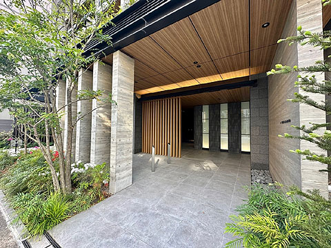 エントランス　エントランス外観