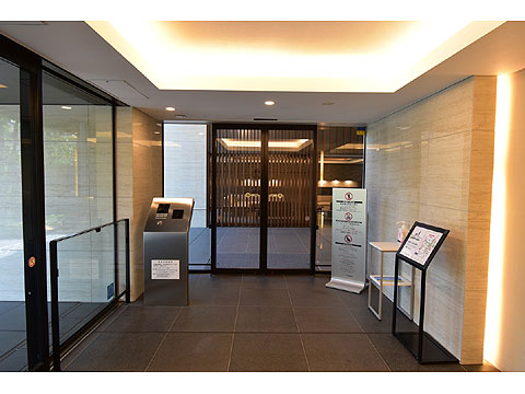 エントランス　風除室