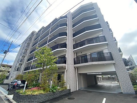 現地外観写真 ⑦建物全体外観(東側)