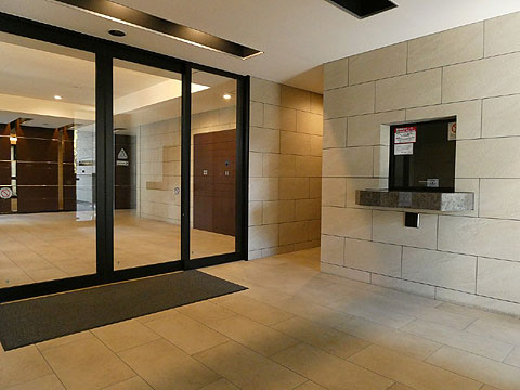 エントランス　風除室