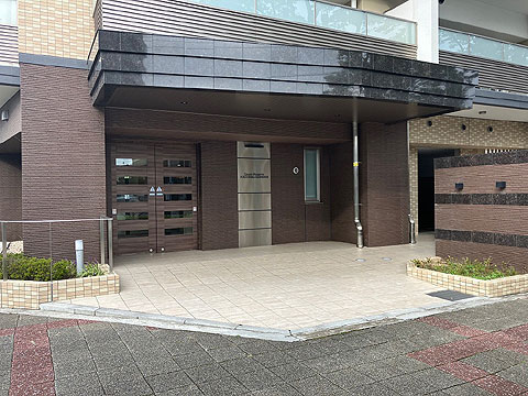 エントランス　エントランス