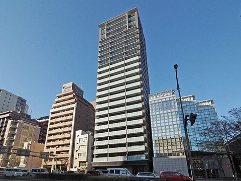 現地外観写真　建物外観（南東側）