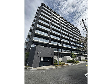 現地外観写真　穴吹工務店旧分譲のサーパスマンションシリーズ　