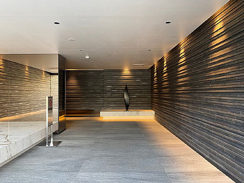 ロビー　風除室