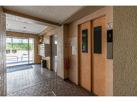 ロビー 20251212-130608-9826-009