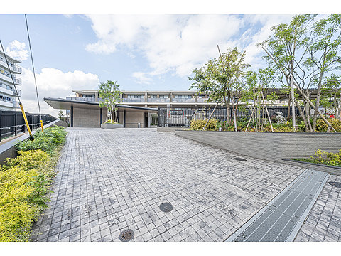 その他共用部　歩車分離のエントランスアプロー