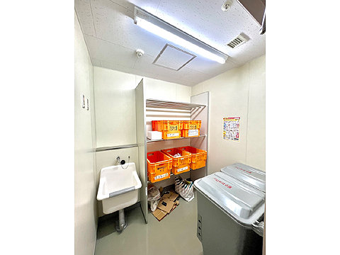 その他共用部　各階にゴミ置き場有（２４時間ゴミ捨て可能）（使