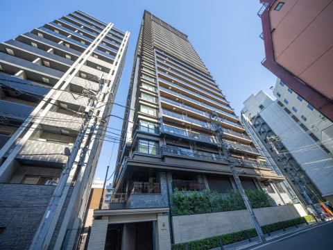 ロビー　3.ライブラリーラウンジ