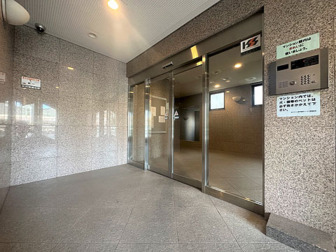 エントランス　風除室