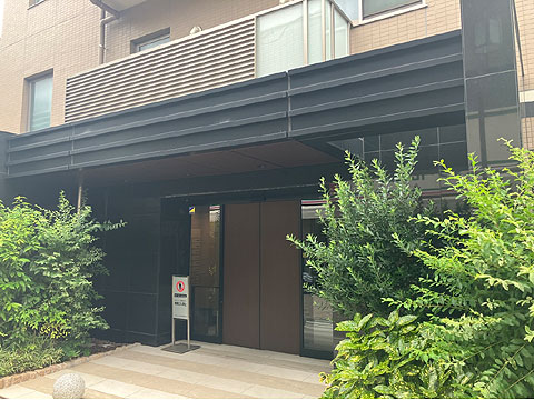 現地外観写真　エントランス