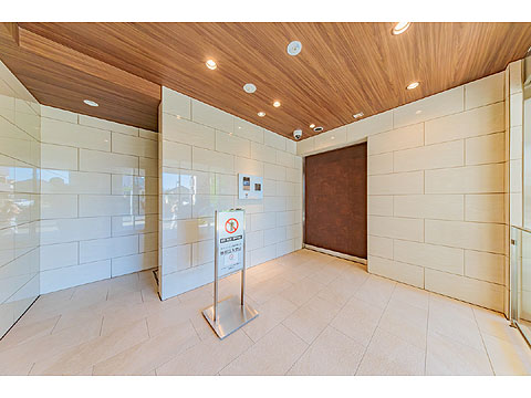 エントランス　風除室