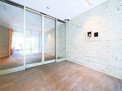 エントランス　風除室