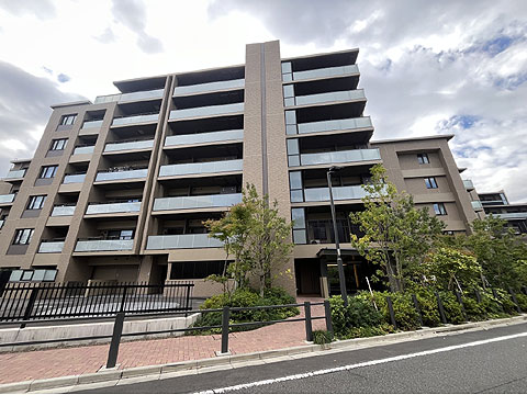 現地外観写真　オークゲート側外観