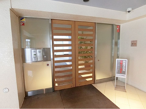 ロビー　オートロック