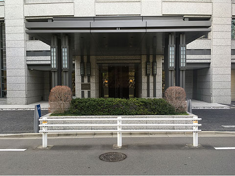 エントランス　エントランス正面