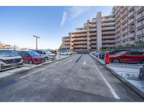 駐車場　駐車場