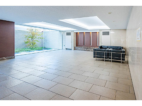 ロビー 111222s1211