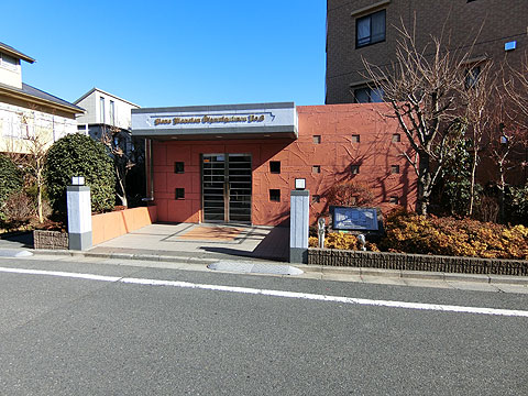 エントランス 豊かな植栽が迎えてくれます