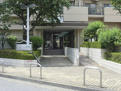 現地外観写真　エントランス1