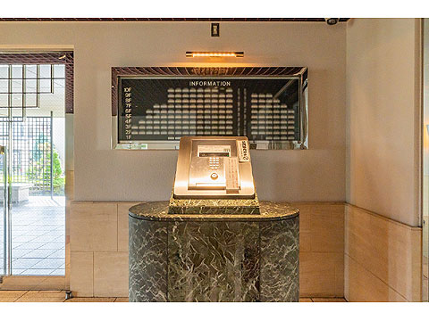 ロビー　オートロック