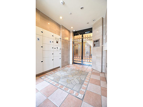 その他共用部 防犯性の高いTVモニター付インターホン自動録画