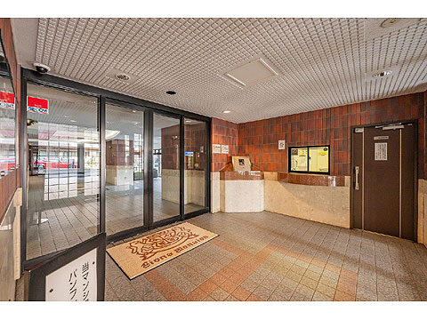 ロビー　風除室