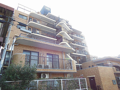 現地外観写真　タイル貼りの外観